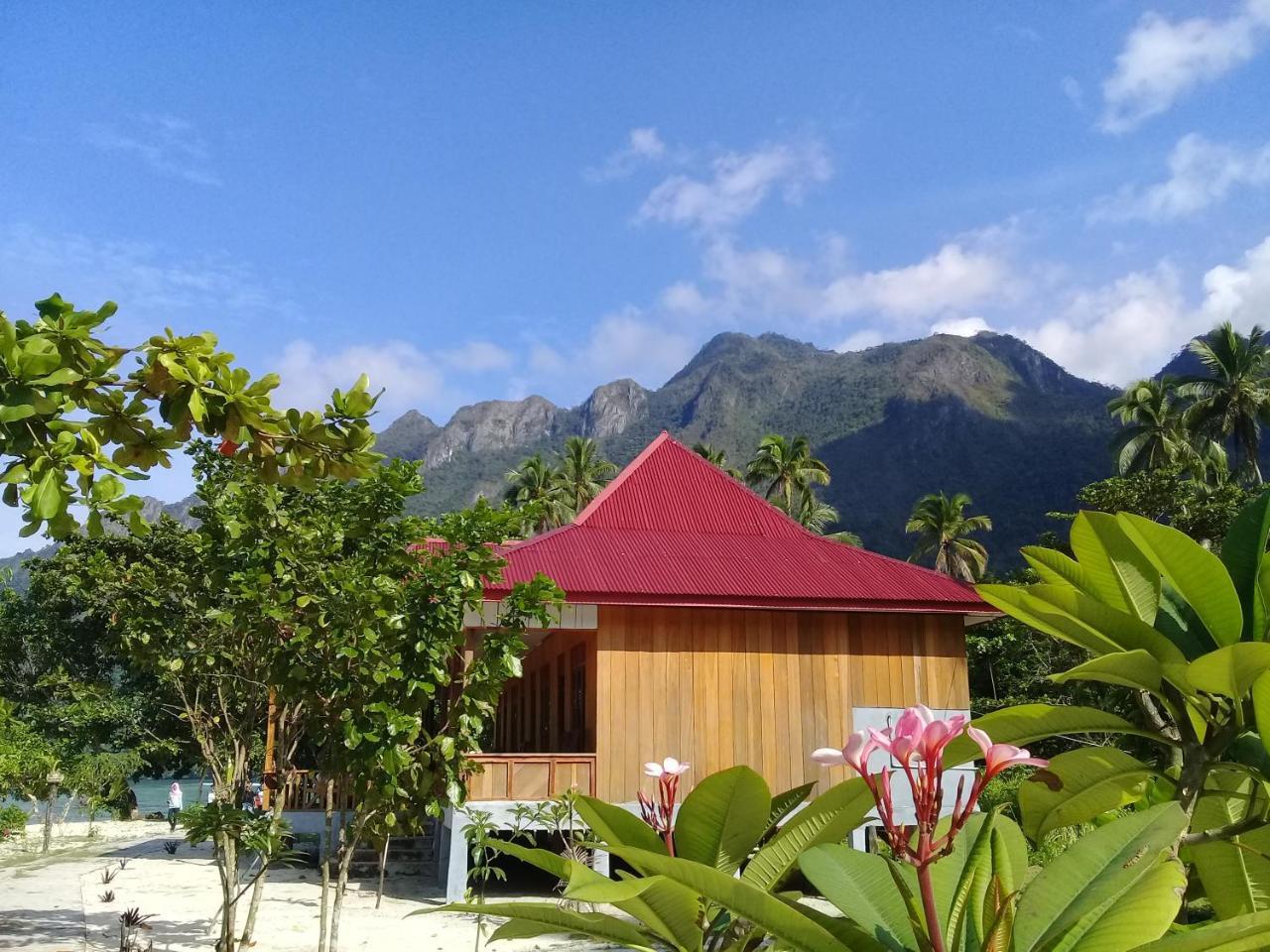 Nusa Nalan Beach Resort Rumah Olat Zewnętrze zdjęcie